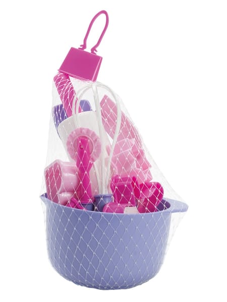 En lilla bakke med lyserødt bagelegetøj og dekorationer i forskellige nuancer af pink