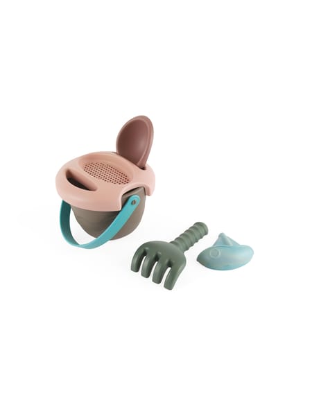 Sandlegetøjssæt i rosa, turkis og mørkegrøn med tre dele: spand, rive og skovl.