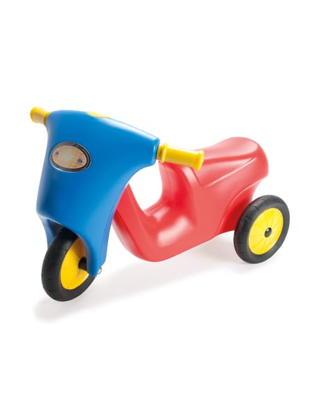 Rød og blå scooter-legetøj med gule hjul til småbørn
