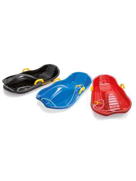 Tre kælke i sort, blå og rød med strømlinede former og greb