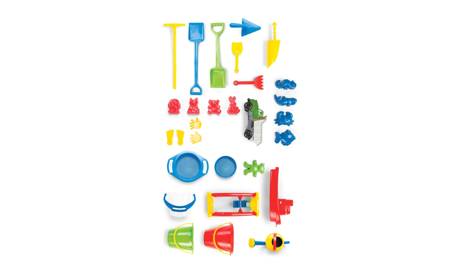 Farverigt legetøjssæt med skovle, spande, forme og vandlegetøj i blå, rød, gul og grøn.