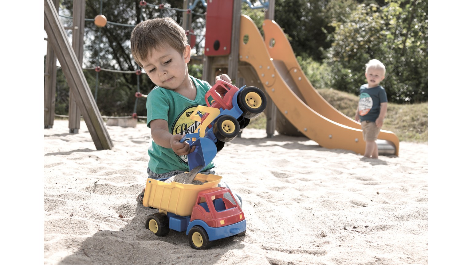 Tractor W/Frontl-Rubber Wheels